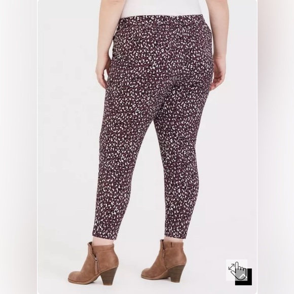 Torrid Purple Leopard Animal Print Pull-On High-Rise Crepe Pant - Picture 3 of 11
